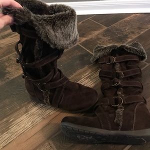 Brown winter boots