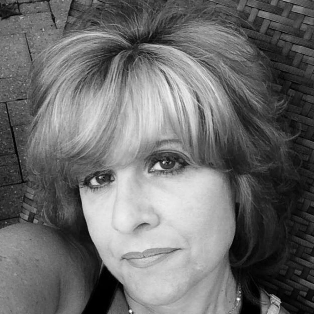 Meet your Posher, Lorraine