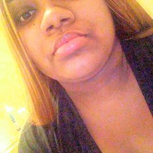 Meet your Posher, Ebony