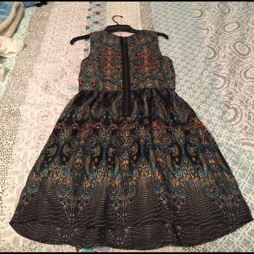 Dress - Picture 2 of 2