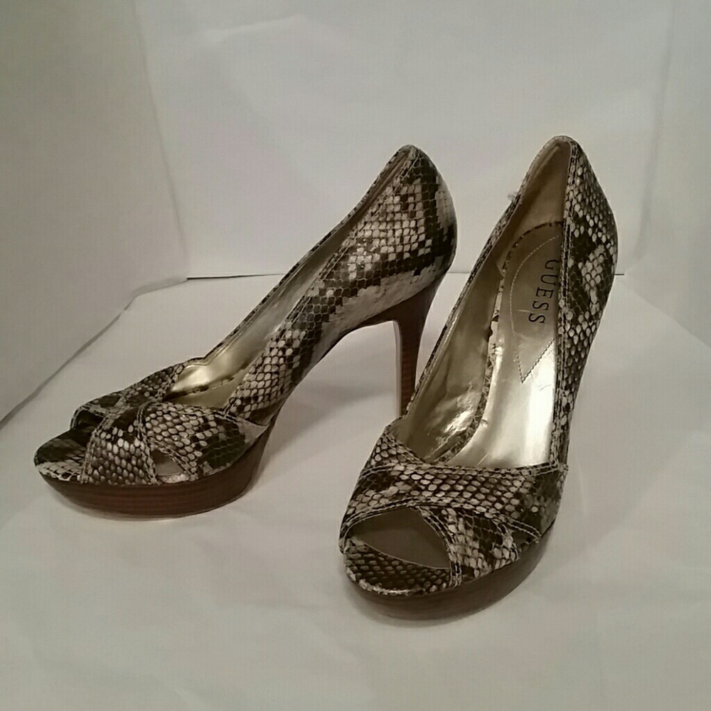 Guess High Heel Pumps Size 9
