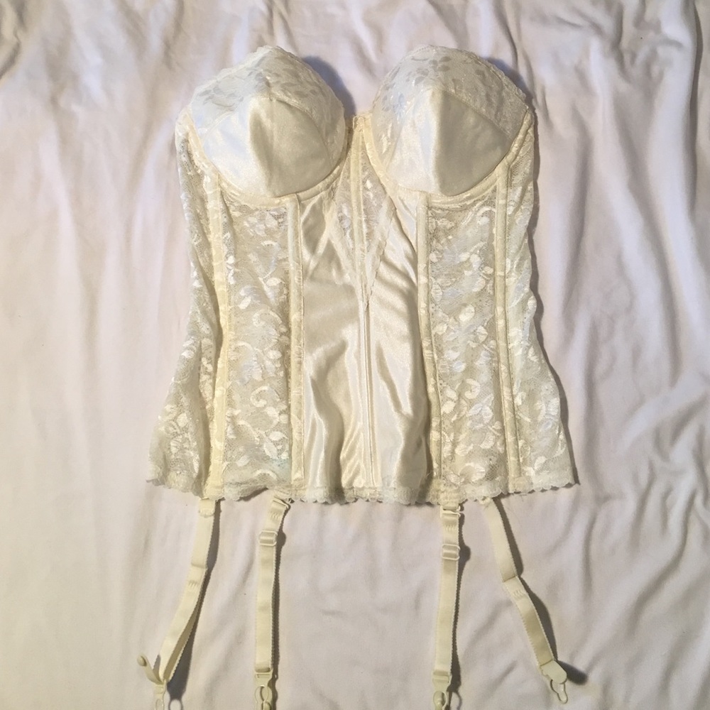 Carnival bridal corset EUC 32-36D