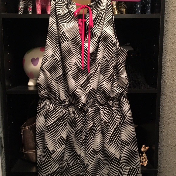 Romper - Picture 2 of 2