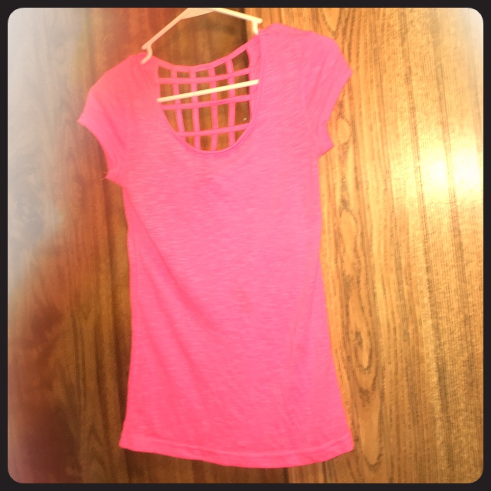 Cut out back tee