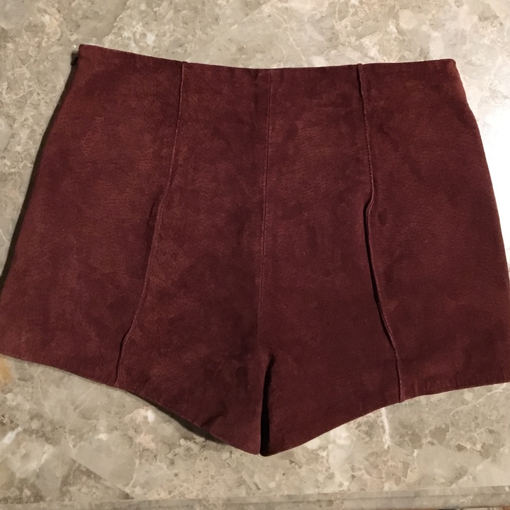 Suede shorts - Picture 2 of 3