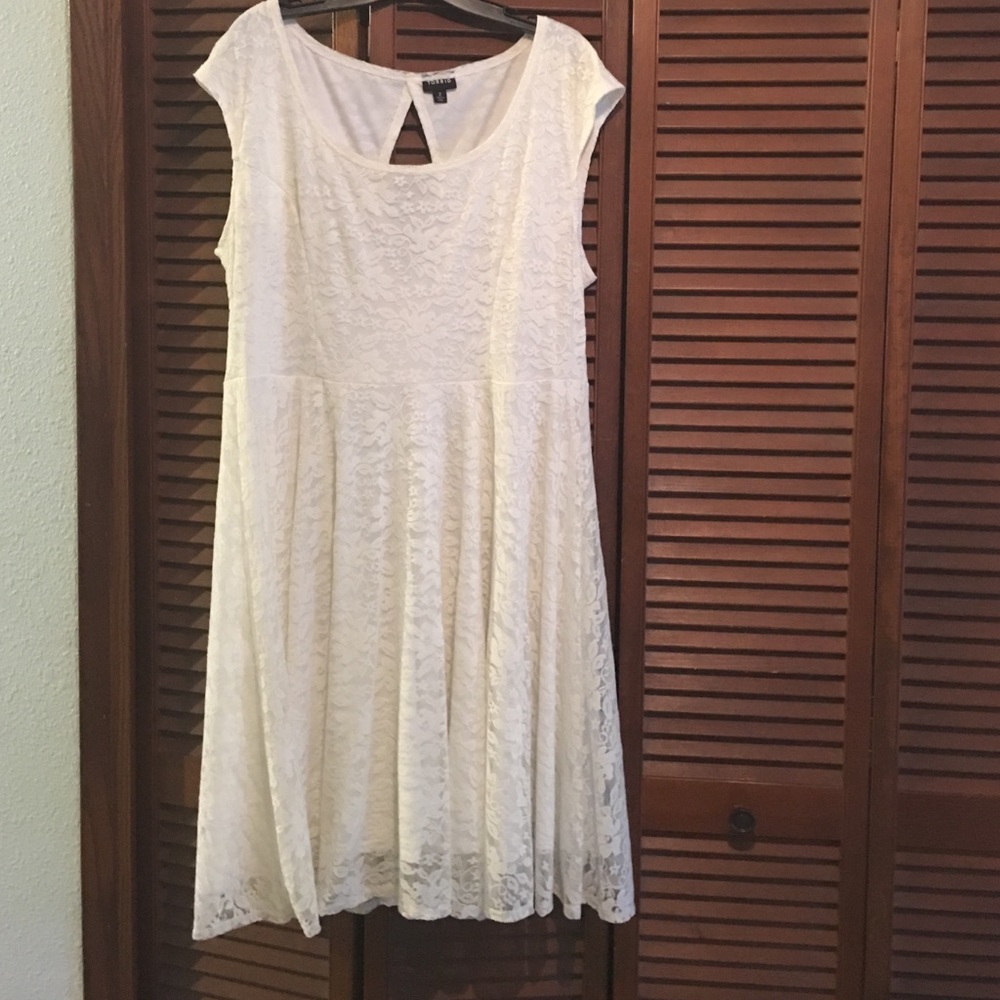 White lace dress - Torrid