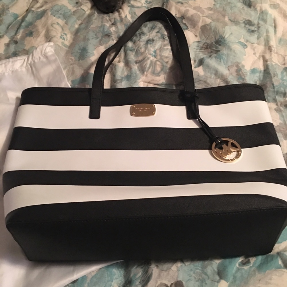 Michael Kors black/white stripe purse. Amazing!