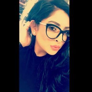 Meet your Posher, Ana