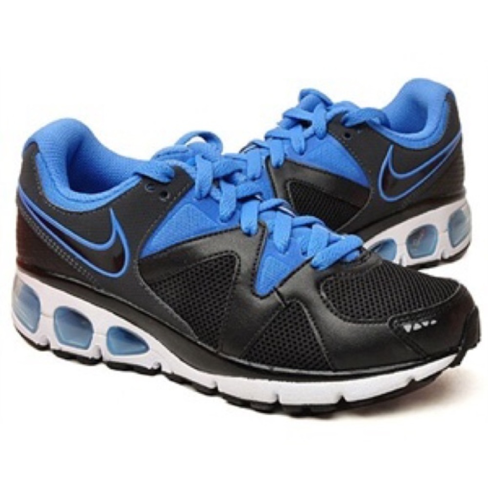 FLASH SALE $15 OFF FOR ONE HOUR. NIKE AIR MAX.