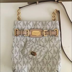 NWOT Michael Kors White Crossbody Purse + wallet