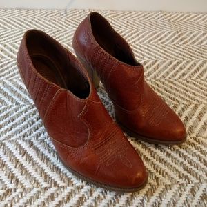 💎 Gianni Bini Leather Western Ankle Booties