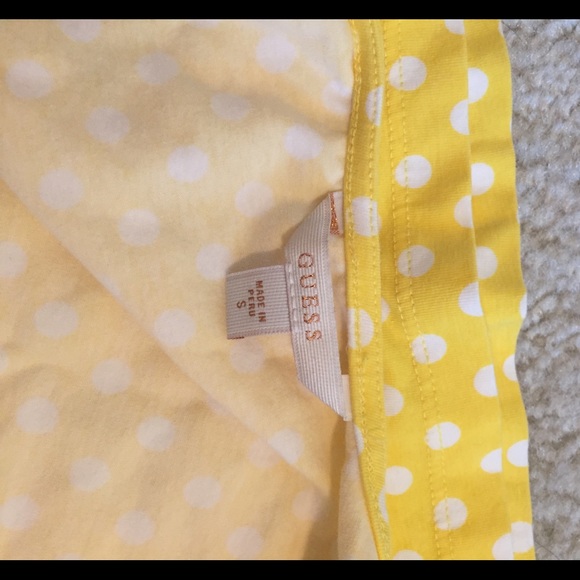 Gently worn Guess top in size S - Picture 3 of 3