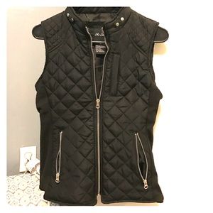 Me Jane black vest
