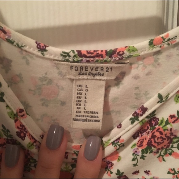MAKE OFFERS!! Forever 21 Floral Crop Top - Picture 2 of 3