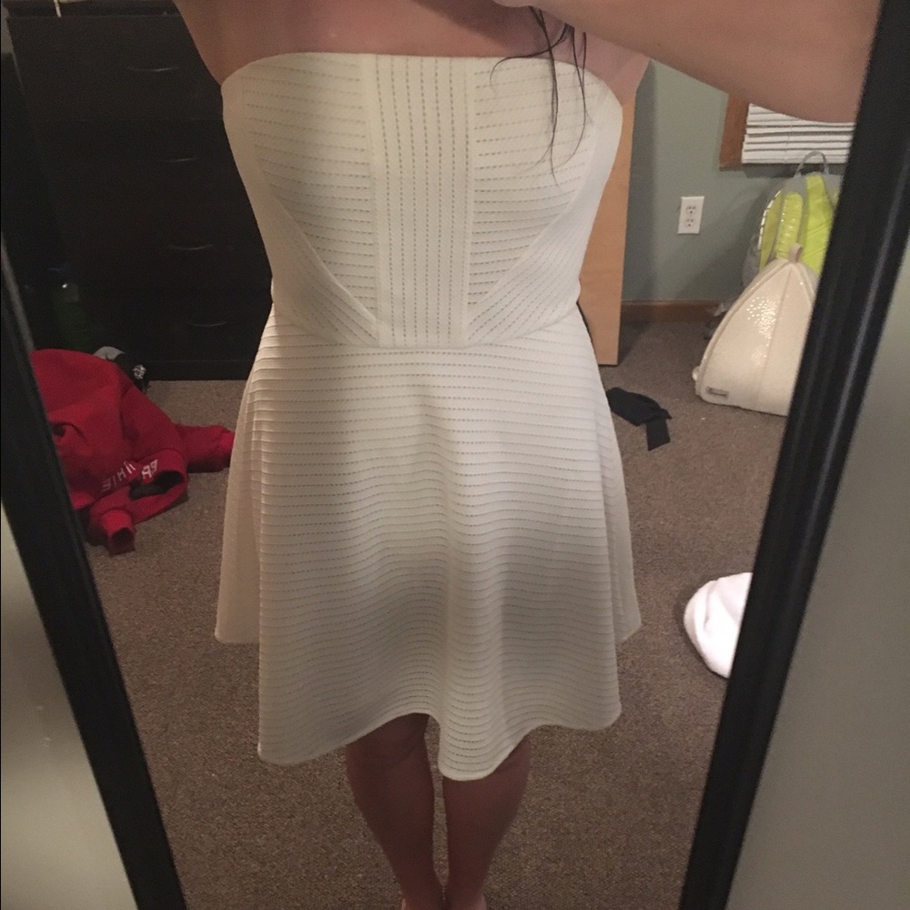 Express White Strapless dress size 8
