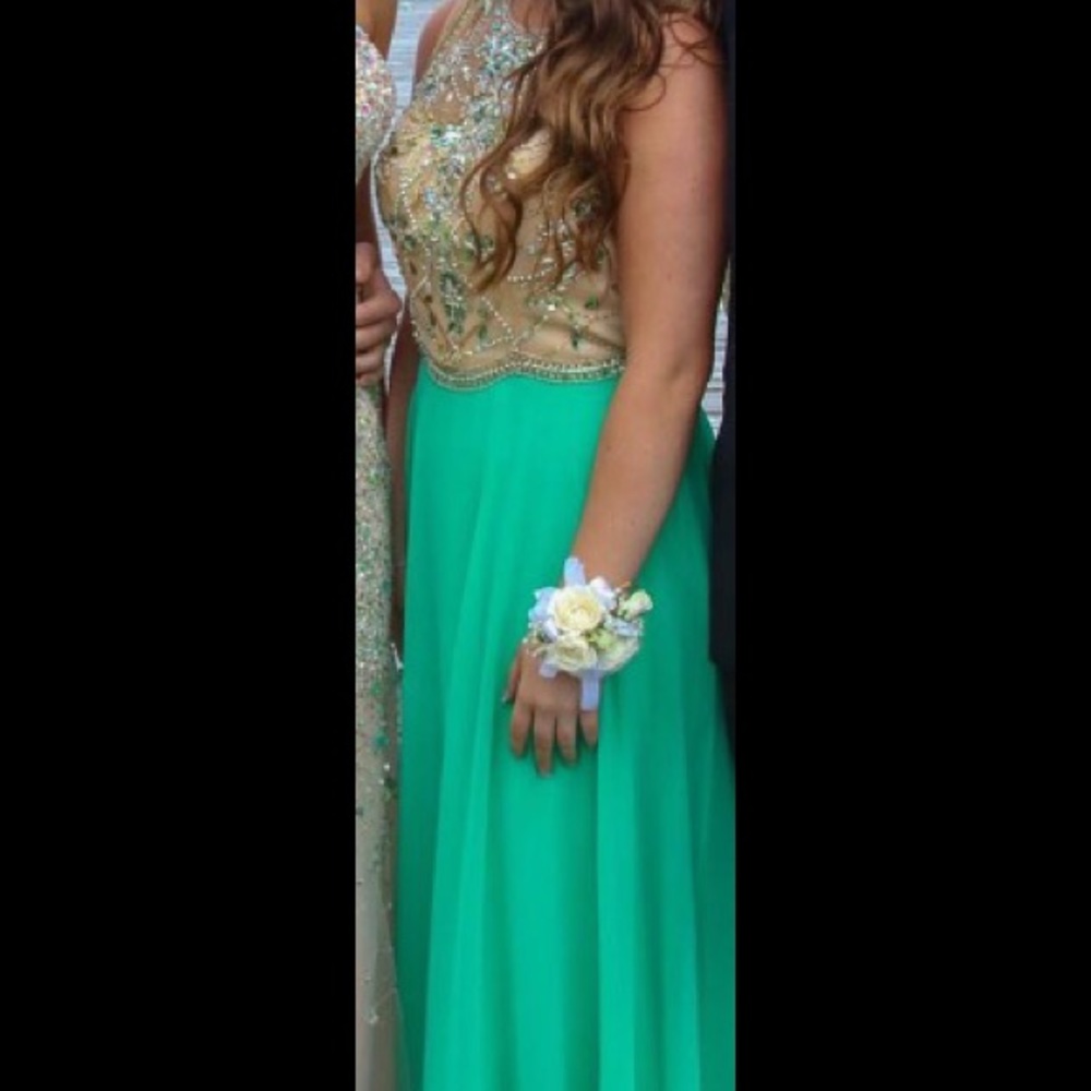 PROM DRESS - Picture 2 of 4