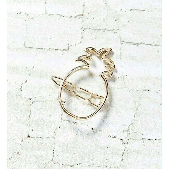 Urban Outfitters Pina Colada Hair Clip - Picture 2 of 3