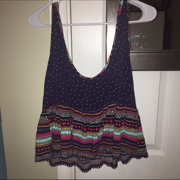 MAKE OFFERS!! Aztec Print Top - Picture 3 of 3