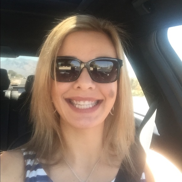 Meet your Posher, Jessica - Picture 5 of 5