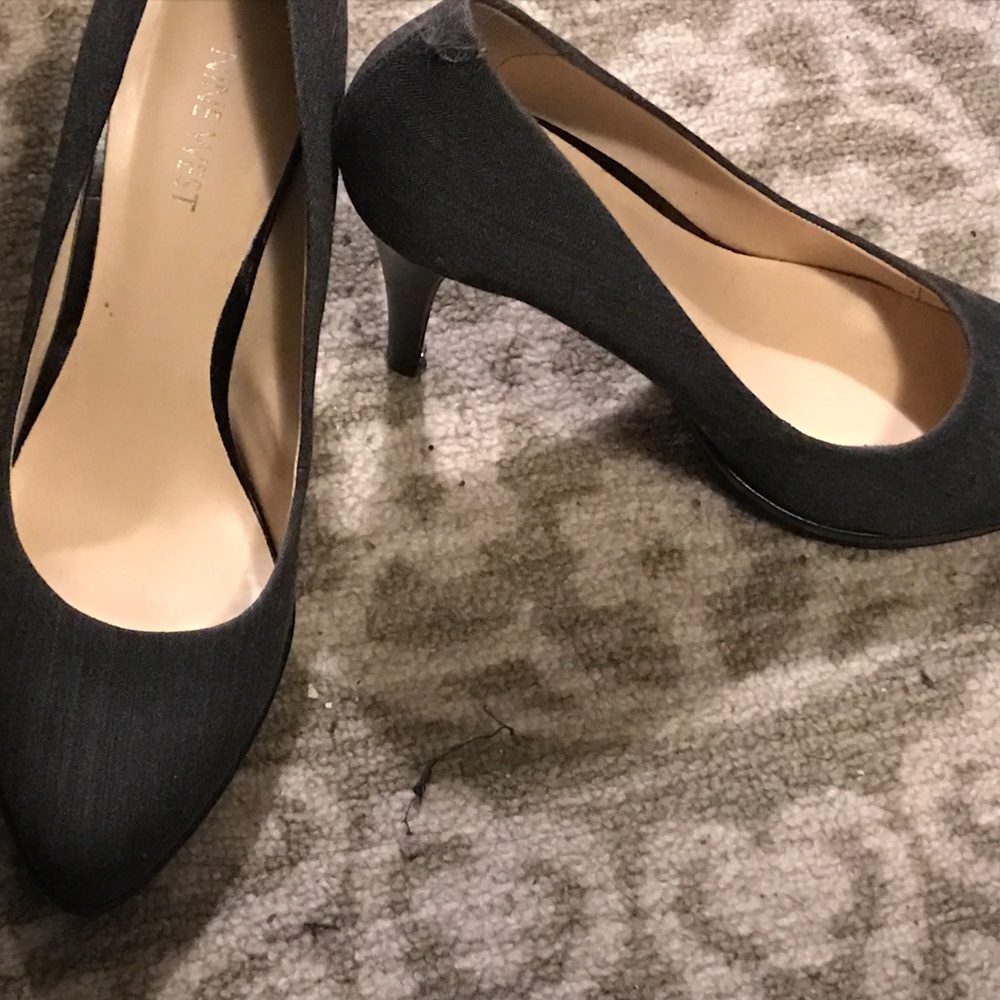 Nine West little platform grey heels