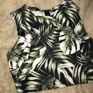 Leave design crop top