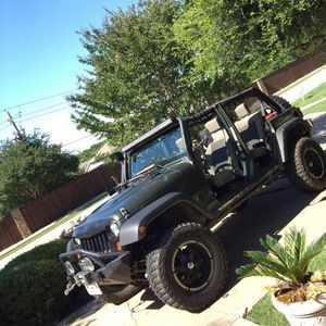 Meet your Posher, Levi