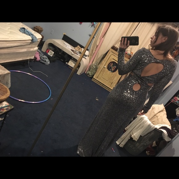 Prom dress - Picture 3 of 4