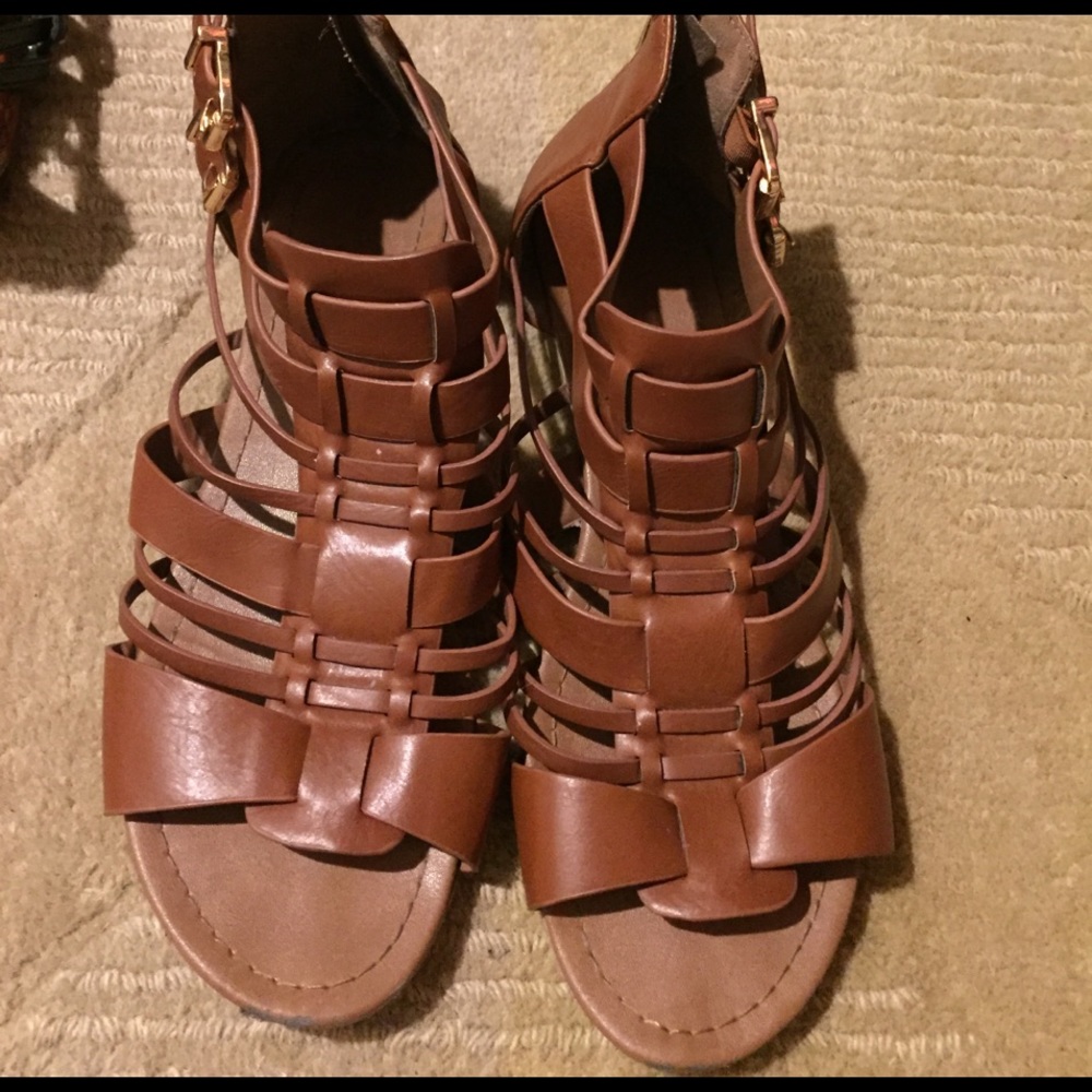 Pair of gladiator sandals women's 9