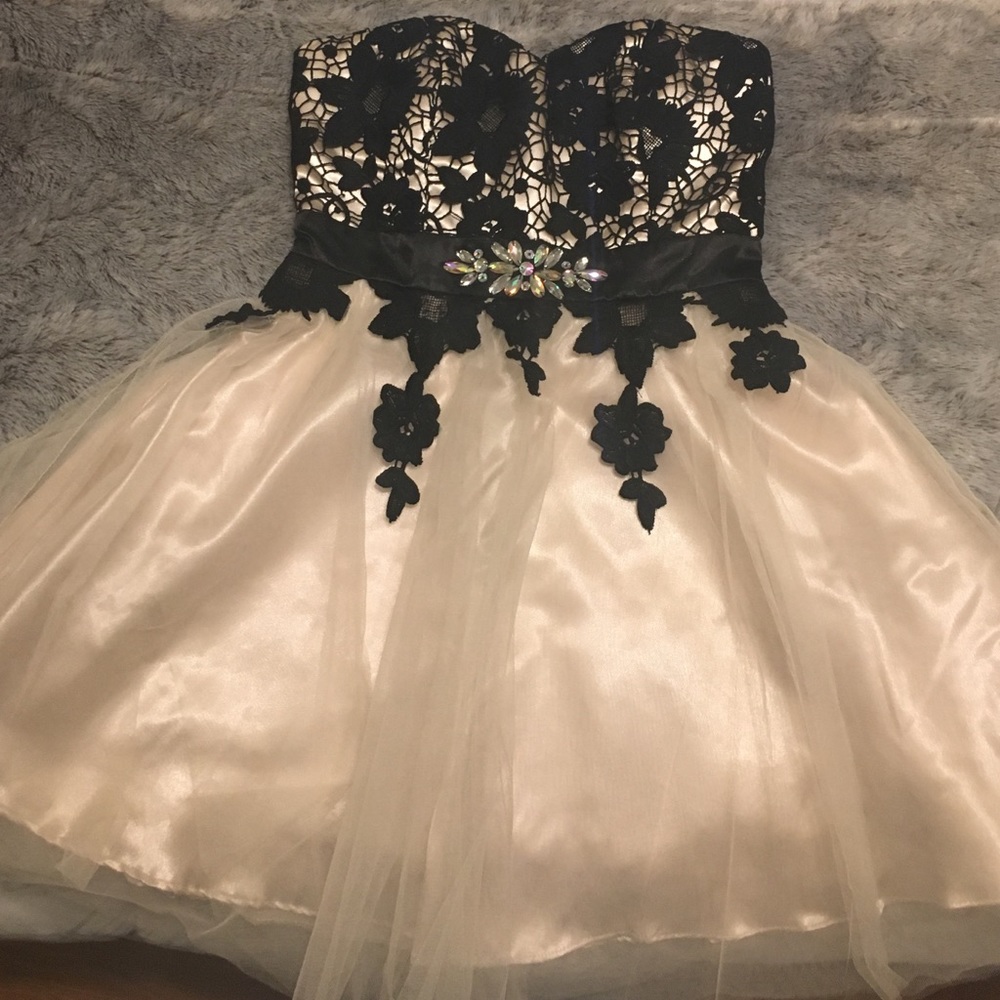 Junior prom dress