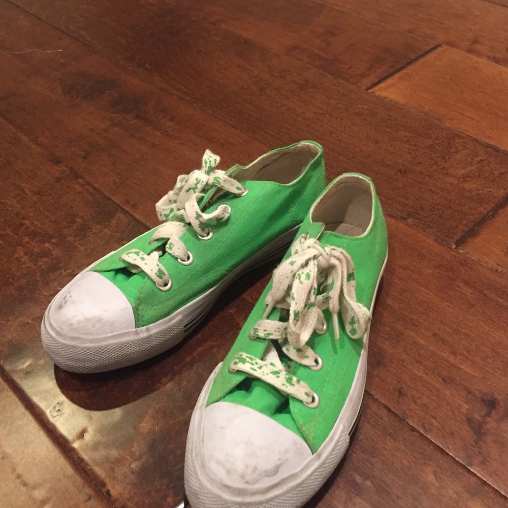 Bright green Airwalk converse look alike