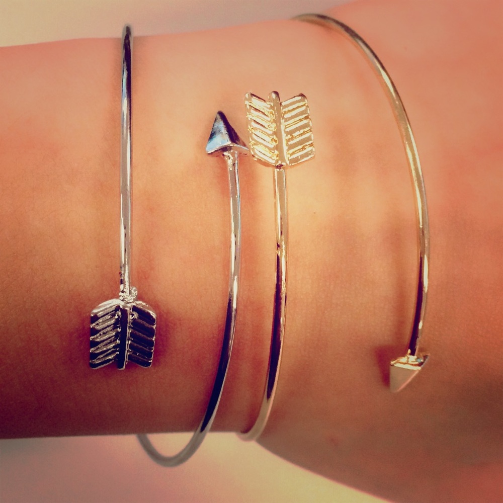 🔴2 for $12 🆕Arrow bracelets- silver & gold