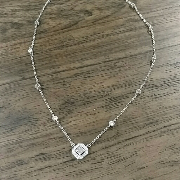 BRAND NEW NECKLACE - Picture 2 of 2