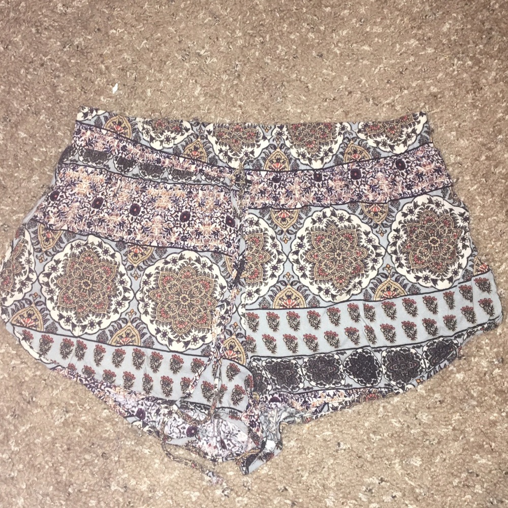 MAKE OFFERS! Aztec print cloth shorts