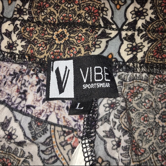 MAKE OFFERS! Aztec print cloth shorts - Picture 2 of 2