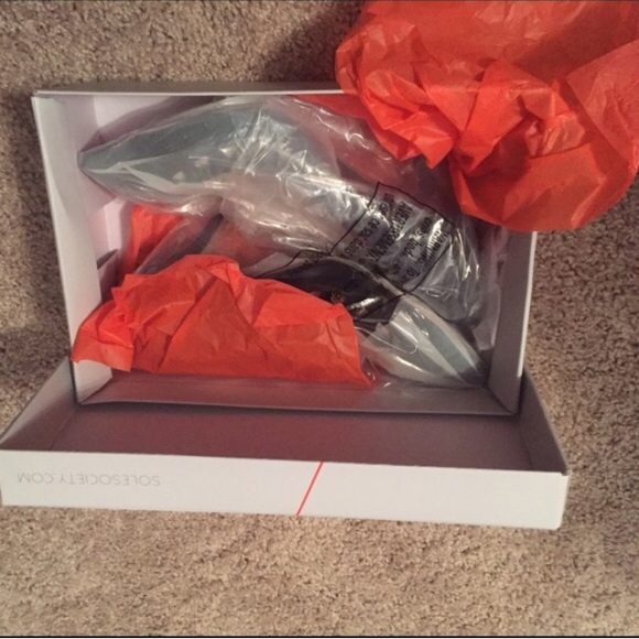 Black Heels NWT - Picture 4 of 4