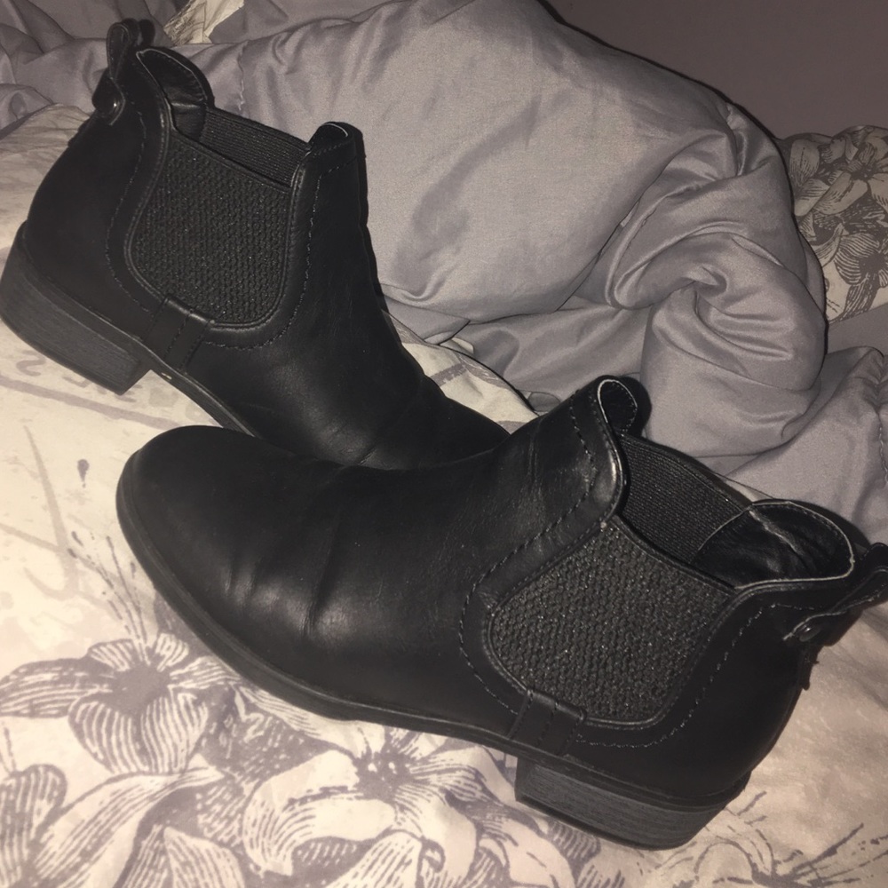 Black ankle boots (worn once)