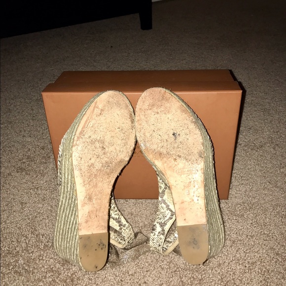 💜💜COACH💚💚SNAKESKIN💙💙CROCHET WEDGES❤️❤️ - Picture 4 of 5