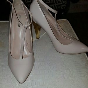 Amazing Nude Pumps