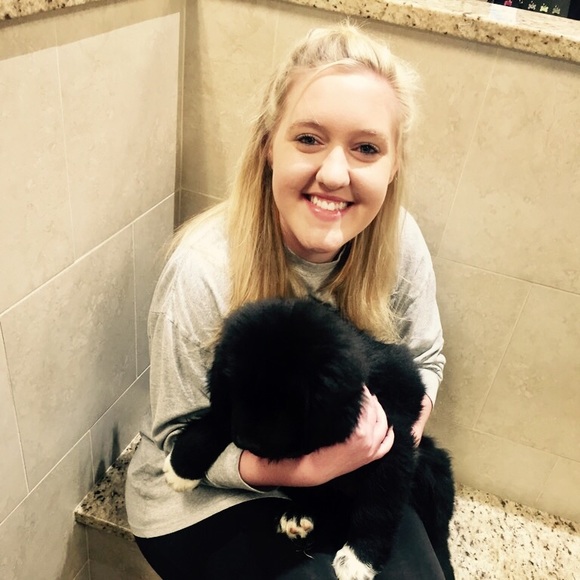 Meet your Posher, Katie - Picture 1 of 1