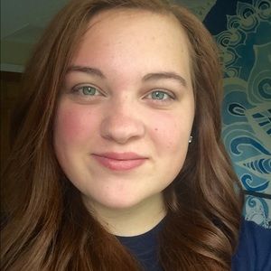 Meet your Posher, Olivia