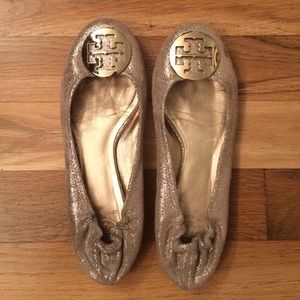 ✨ Tory Burch gold flats ✨