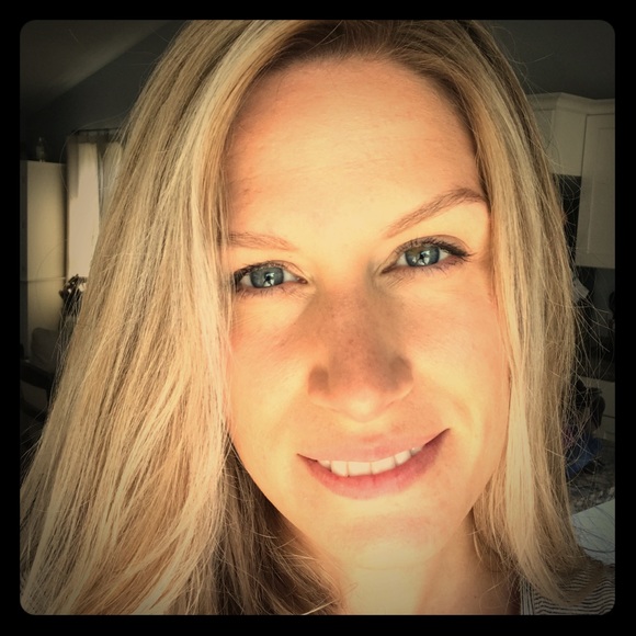 Meet your Posher, Jessica - Picture 2 of 2