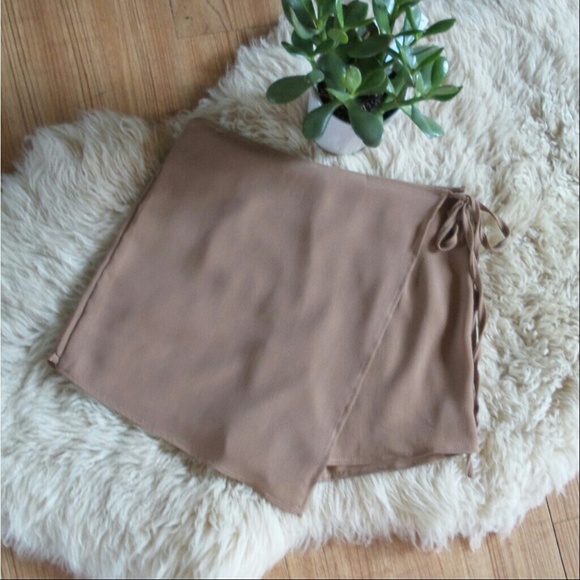 LAST one!! ♥Summer High Waisted Pleated Shorts - Picture 3 of 5