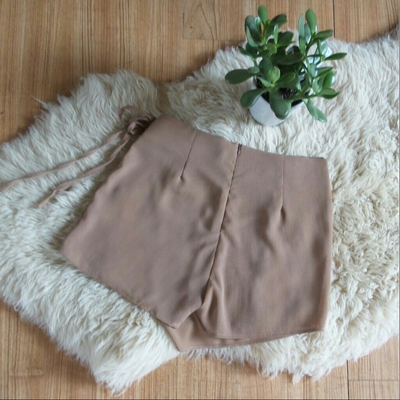 LAST one!! ♥Summer High Waisted Pleated Shorts - Picture 4 of 5
