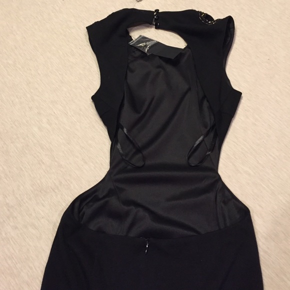 Open back cocktail dress with bead shoulder detail - Picture 3 of 4