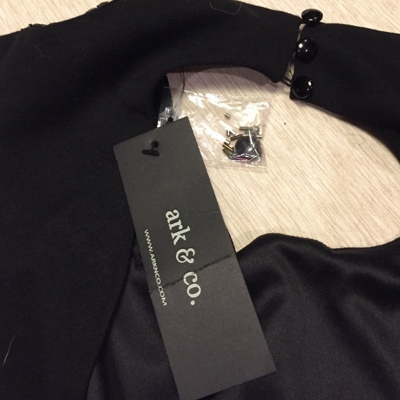 Open back cocktail dress with bead shoulder detail - Picture 4 of 4