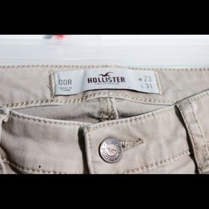 Hollister Khaki (Skinny)