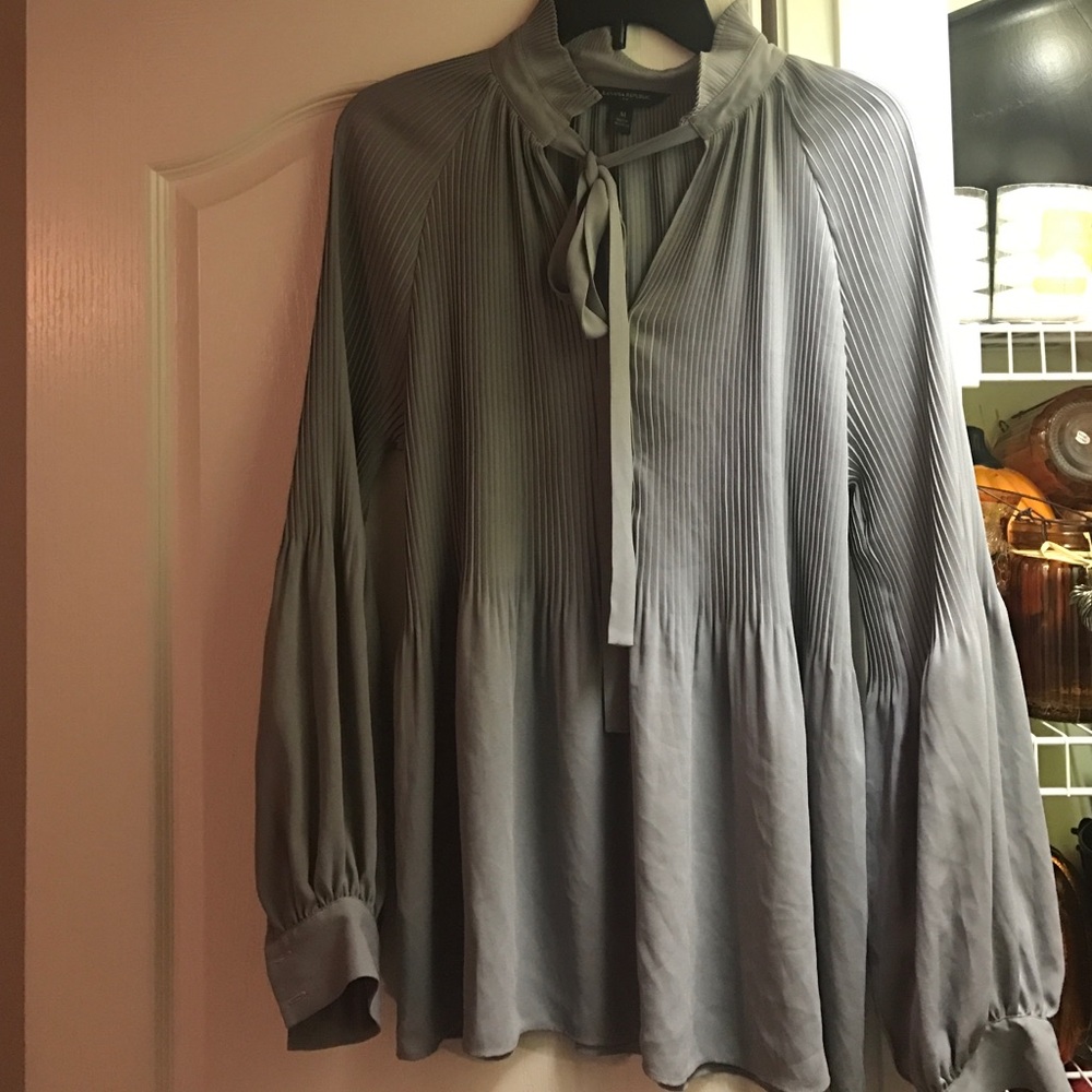 Banana republic Grey long sleeve shirt size medium