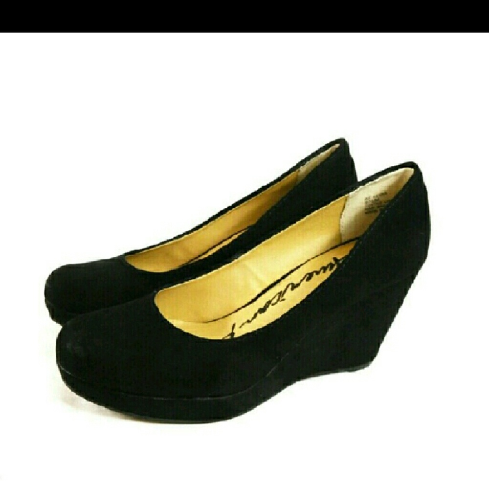 American Rag Kenna Black Platform Wedge Oumps