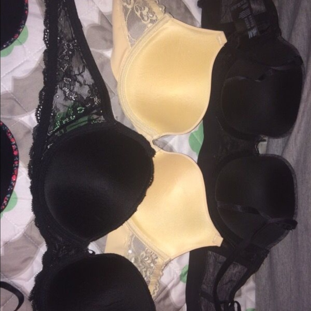 Bras - Picture 2 of 3